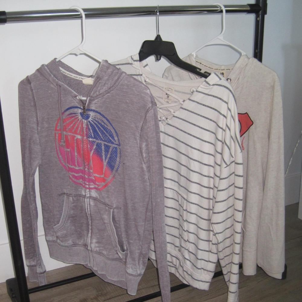 Roxy and Billa Bong zip up and light weight crew necks! 
All 3 included